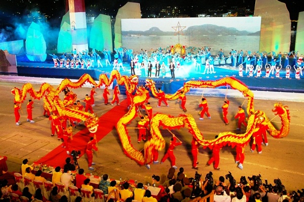 quang-ninh-tam-dung-chuong-trinh-carnaval-ha-long-2017